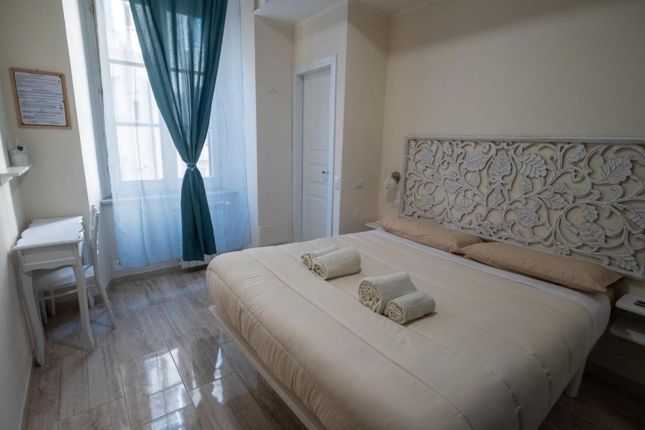 Room With Independent Entrance - Termini/Aquarium Рим Екстериор снимка